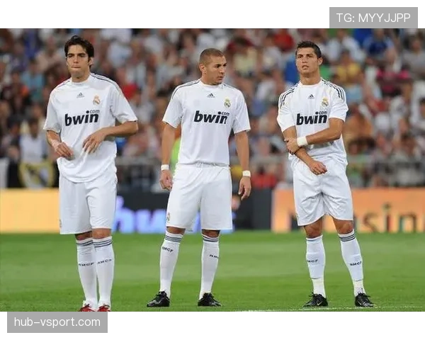 本泽马与C罗历史地位之辨：荣誉体系构建与巅峰持续性的结构性差异